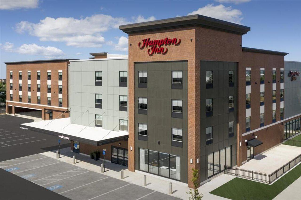 Hampton Inn Boston Logan Airport Челси Экстерьер фото