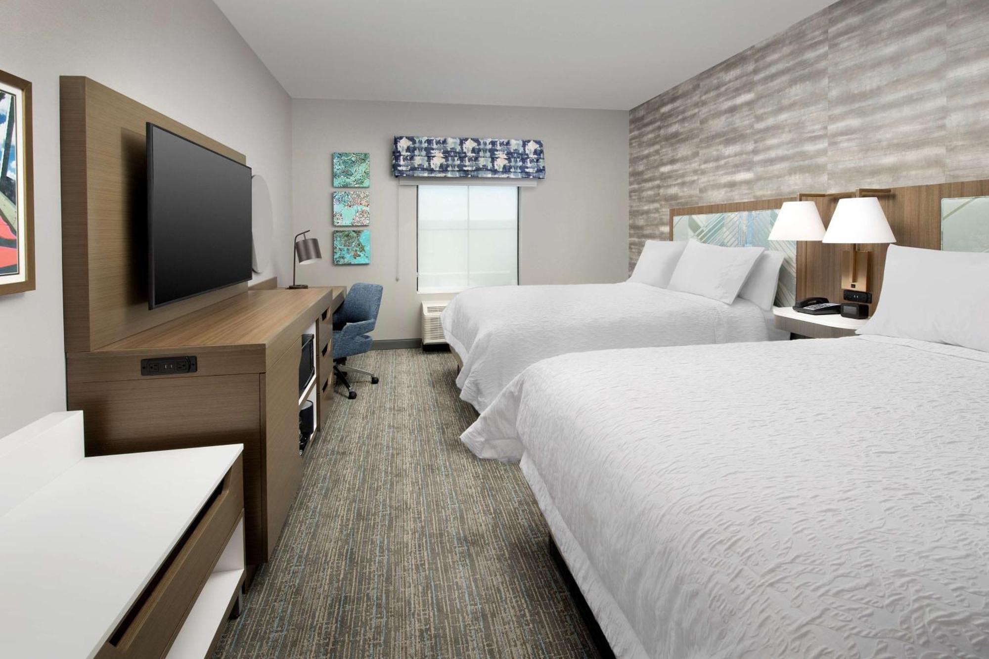 Hampton Inn Boston Logan Airport Челси Экстерьер фото