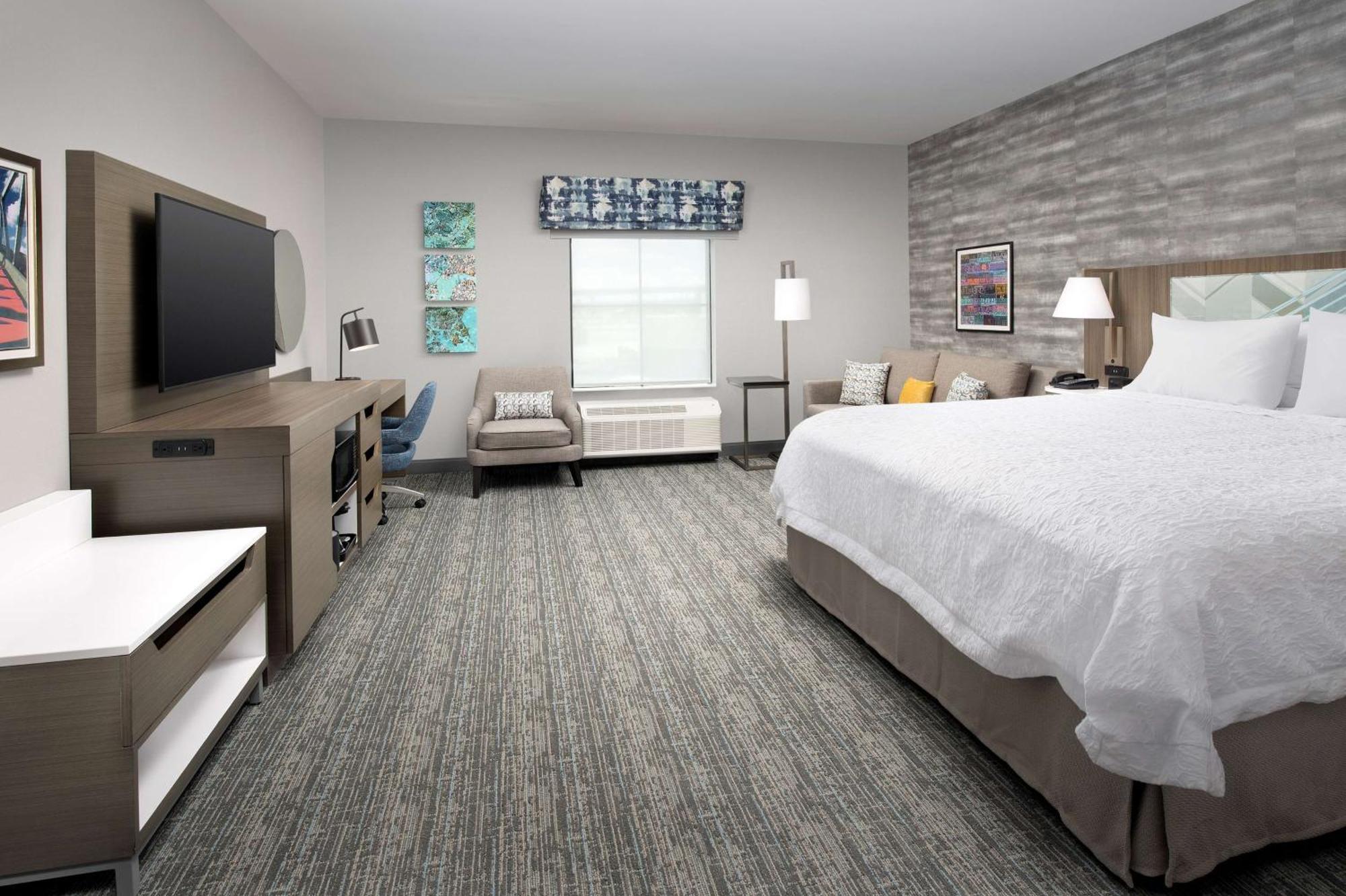 Hampton Inn Boston Logan Airport Челси Экстерьер фото